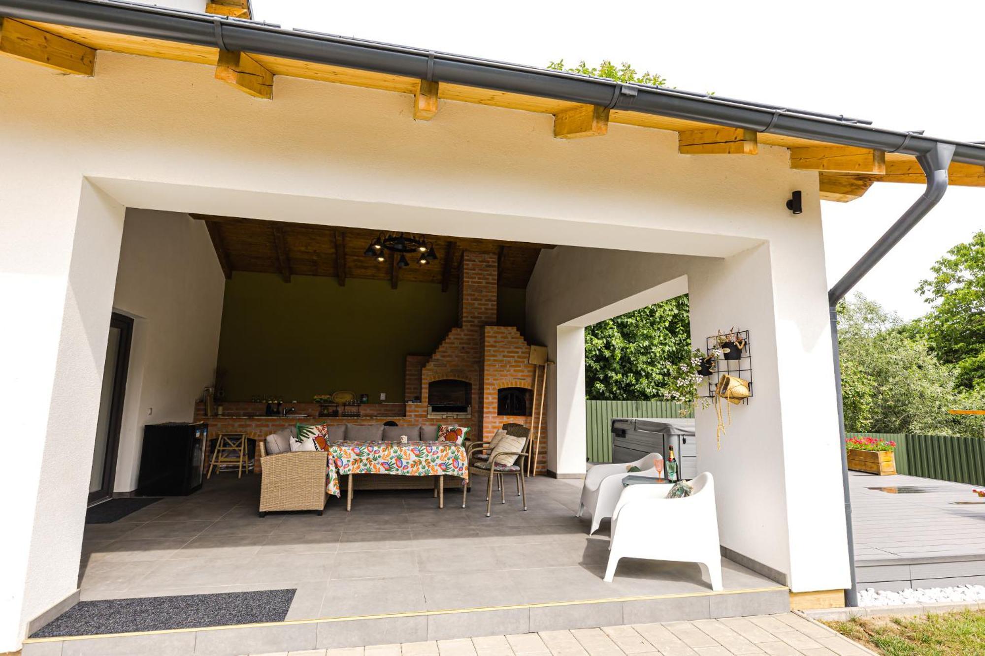 Ioanaguesthouse Turda Exterior photo