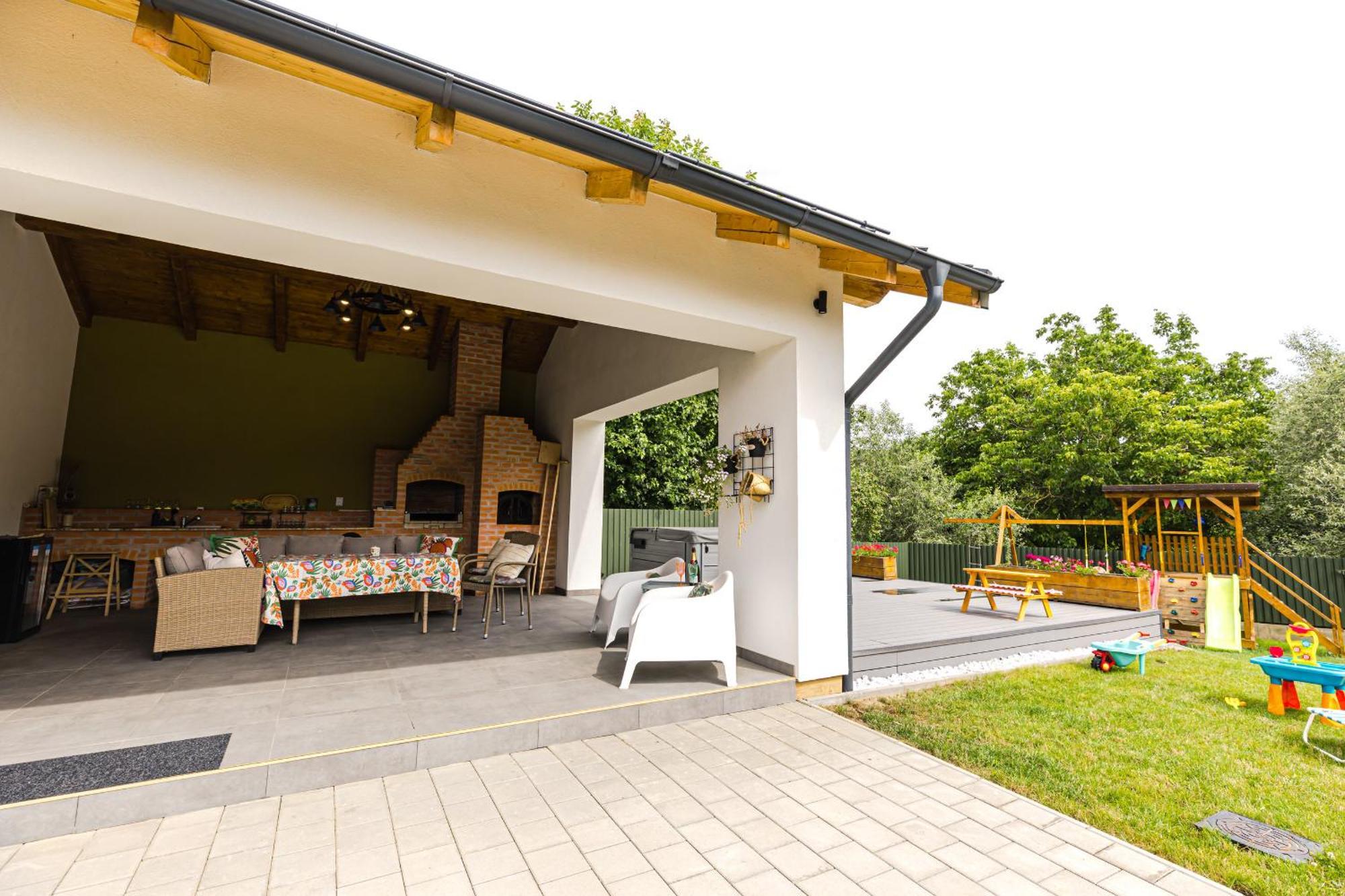 Ioanaguesthouse Turda Exterior photo